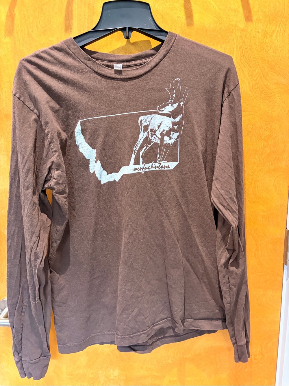 Brown Long Sleeve Graphic Tee with Deer and State Print Mens size Large